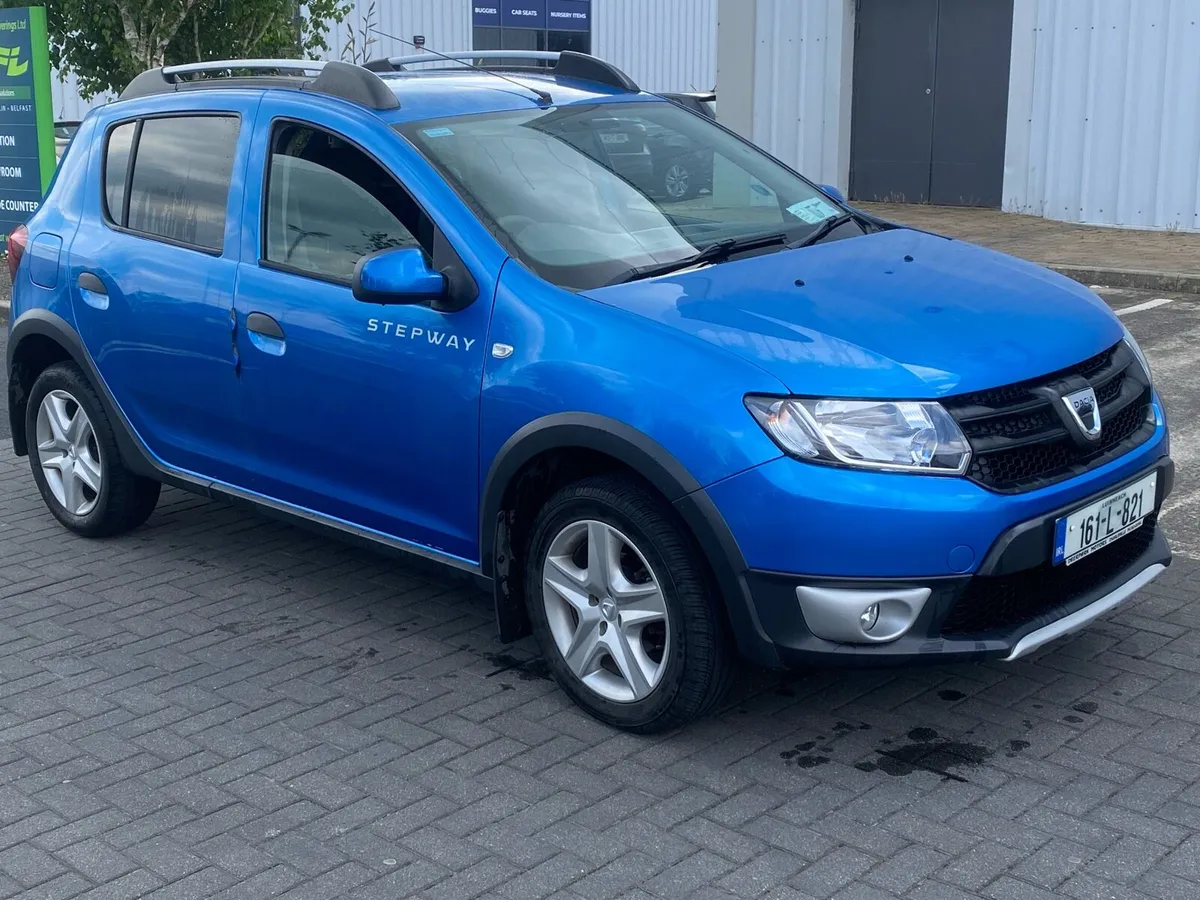 2016 Sandero Stepway, Immaculate, 1 Previous Owner - Image 2