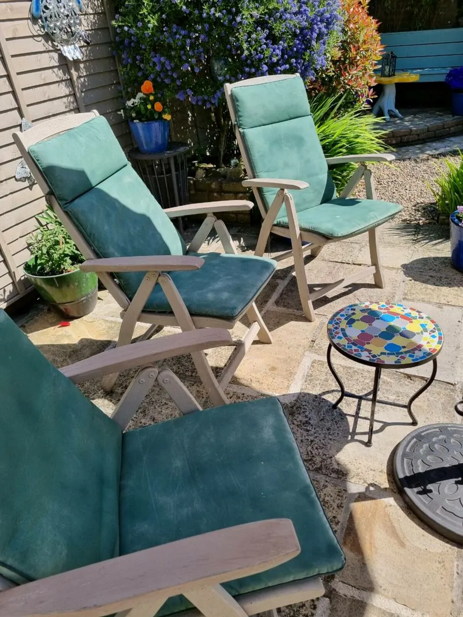 Garden furniture - Image 1
