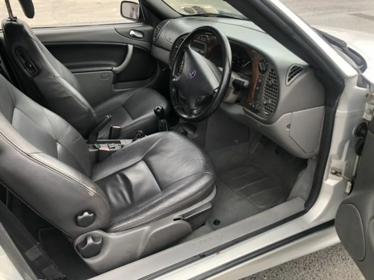 Saab 93 Convertible - Image 3