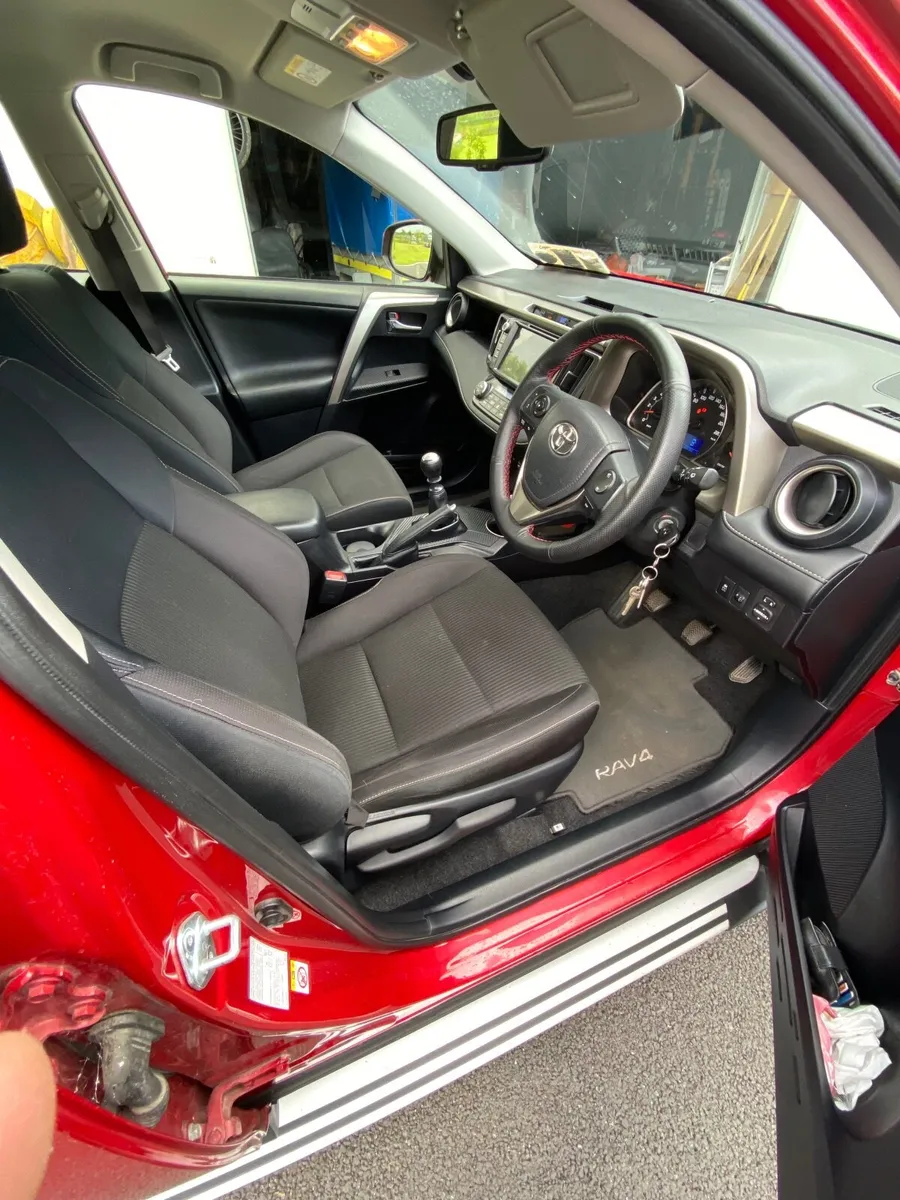 Toyota RAV4 2015 - Image 4