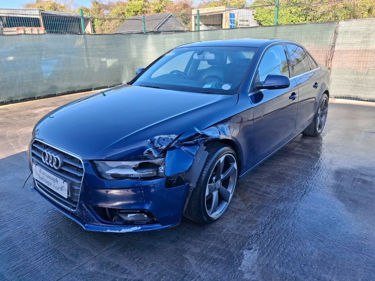 2016 Audi A4  2.0 TDI  Manual. Light Damage - Image 2