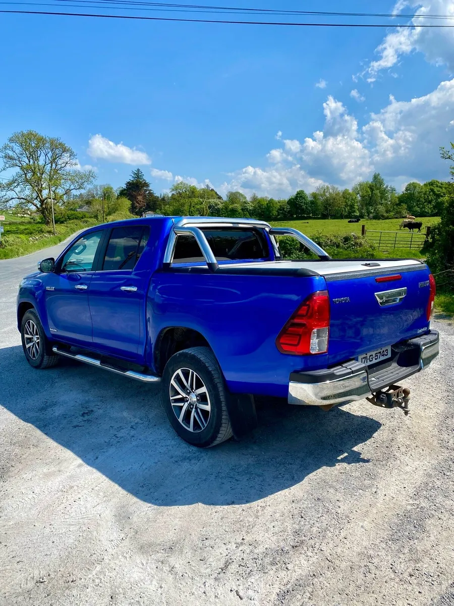 Toyota Hilux Invincible 2017 2.4 Manual - Image 3