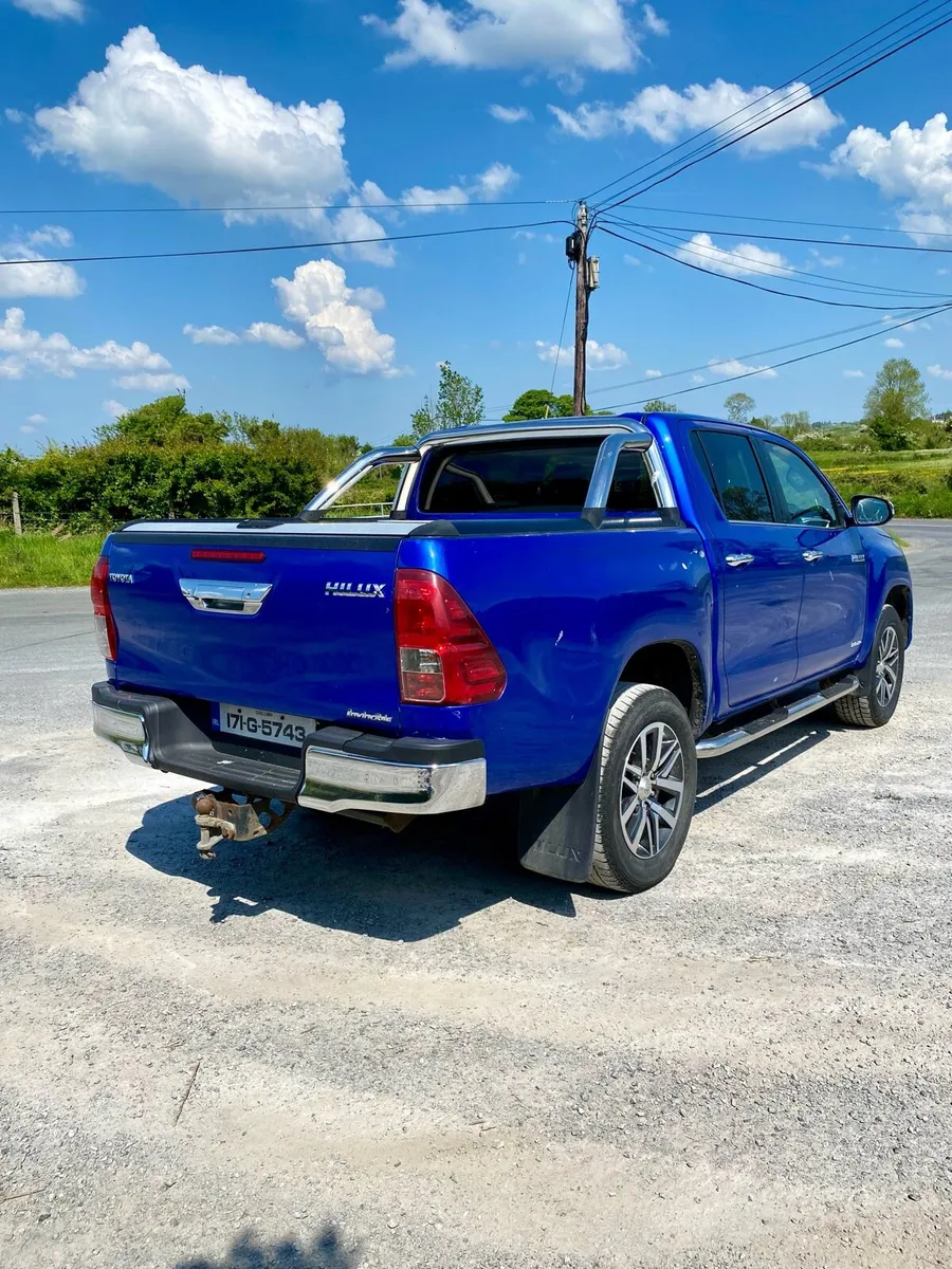 Toyota Hilux Invincible 2017 2.4 Manual - Image 4