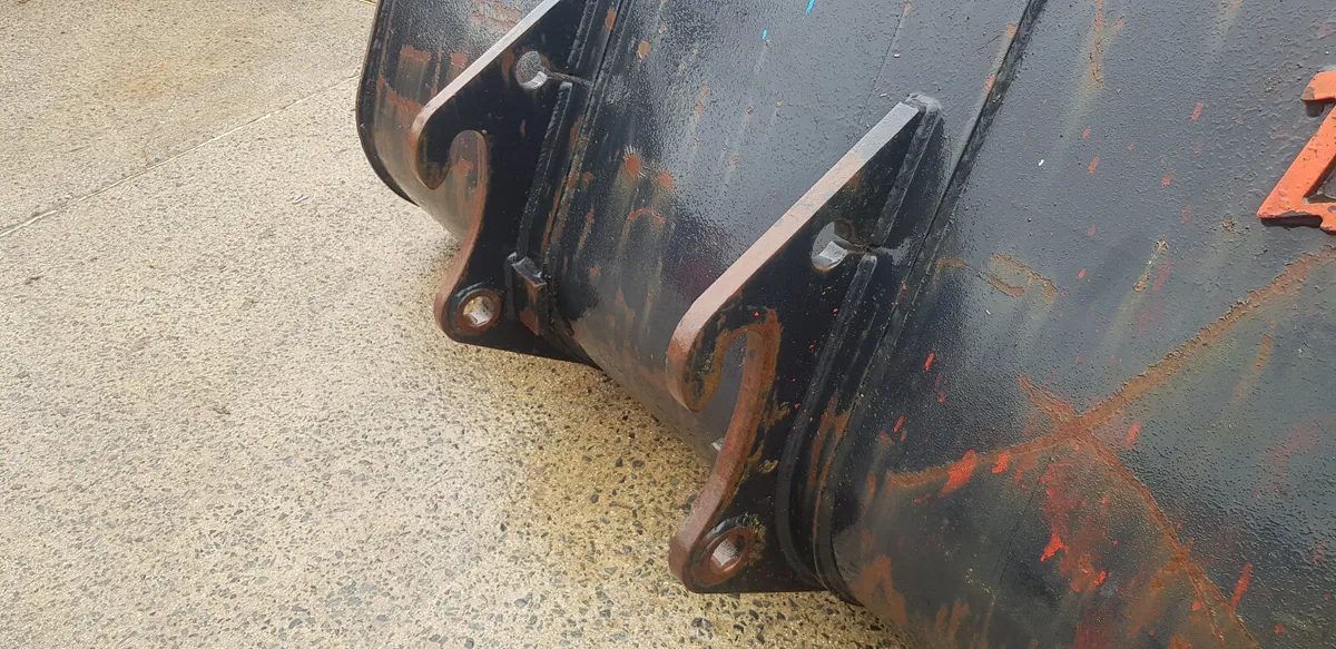 Tighe Bucket , Suit JCB Teleporter 540 - Image 3