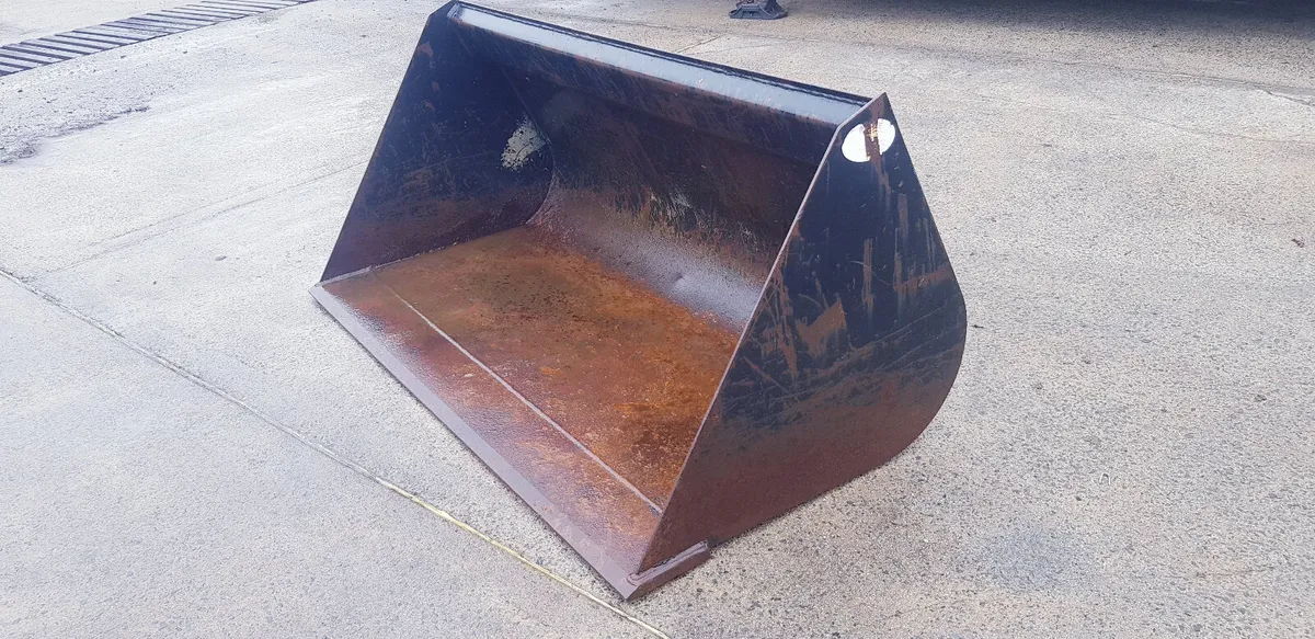 Tighe Bucket , Suit JCB Teleporter 540 - Image 1