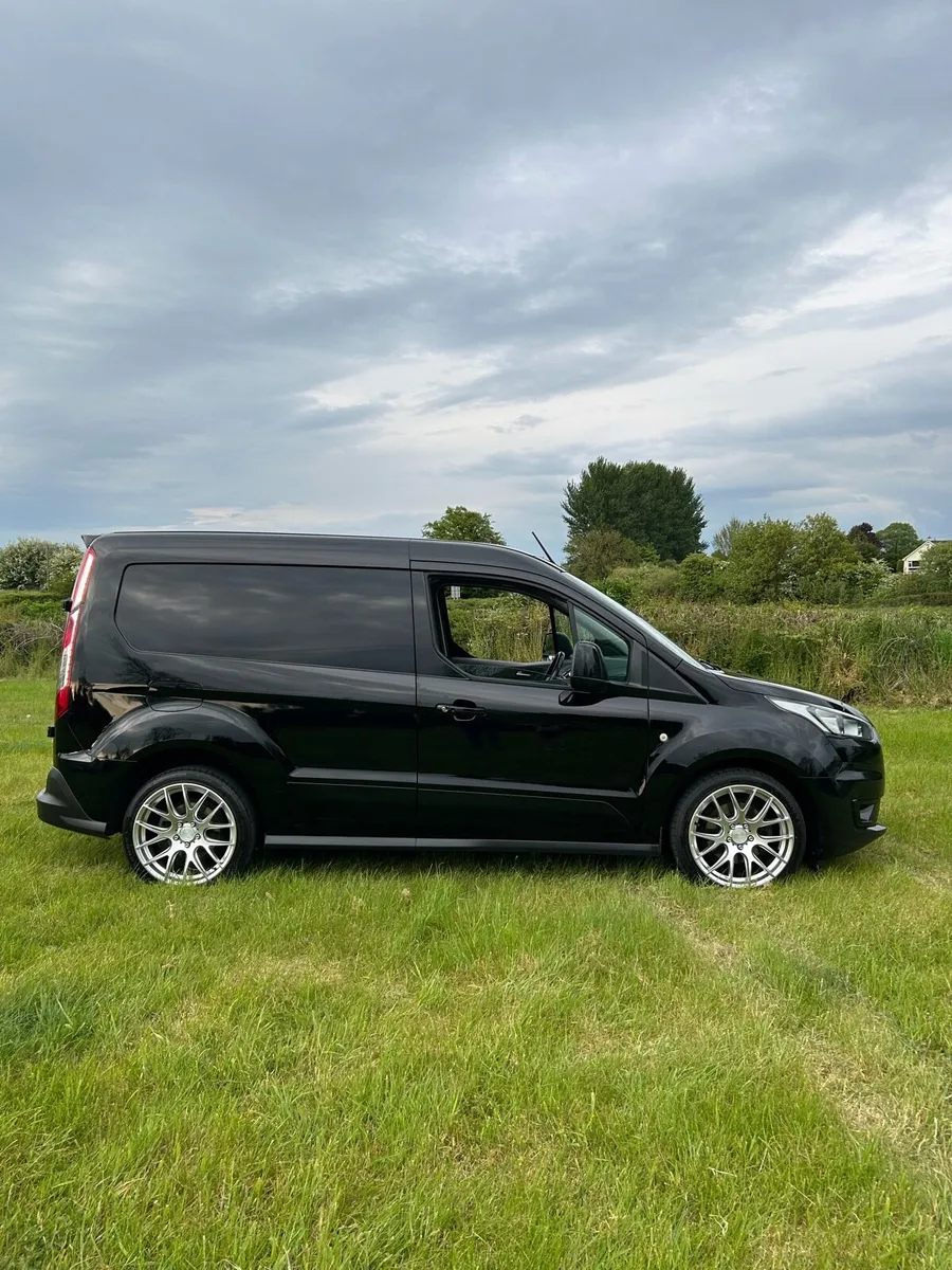 Ford transit connect 200 ltd - Image 1