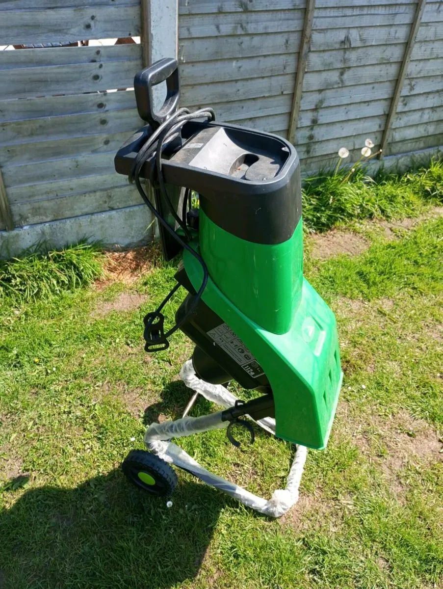 Wood chipper GLEKS 2440 branch shredder, like new, - Image 1