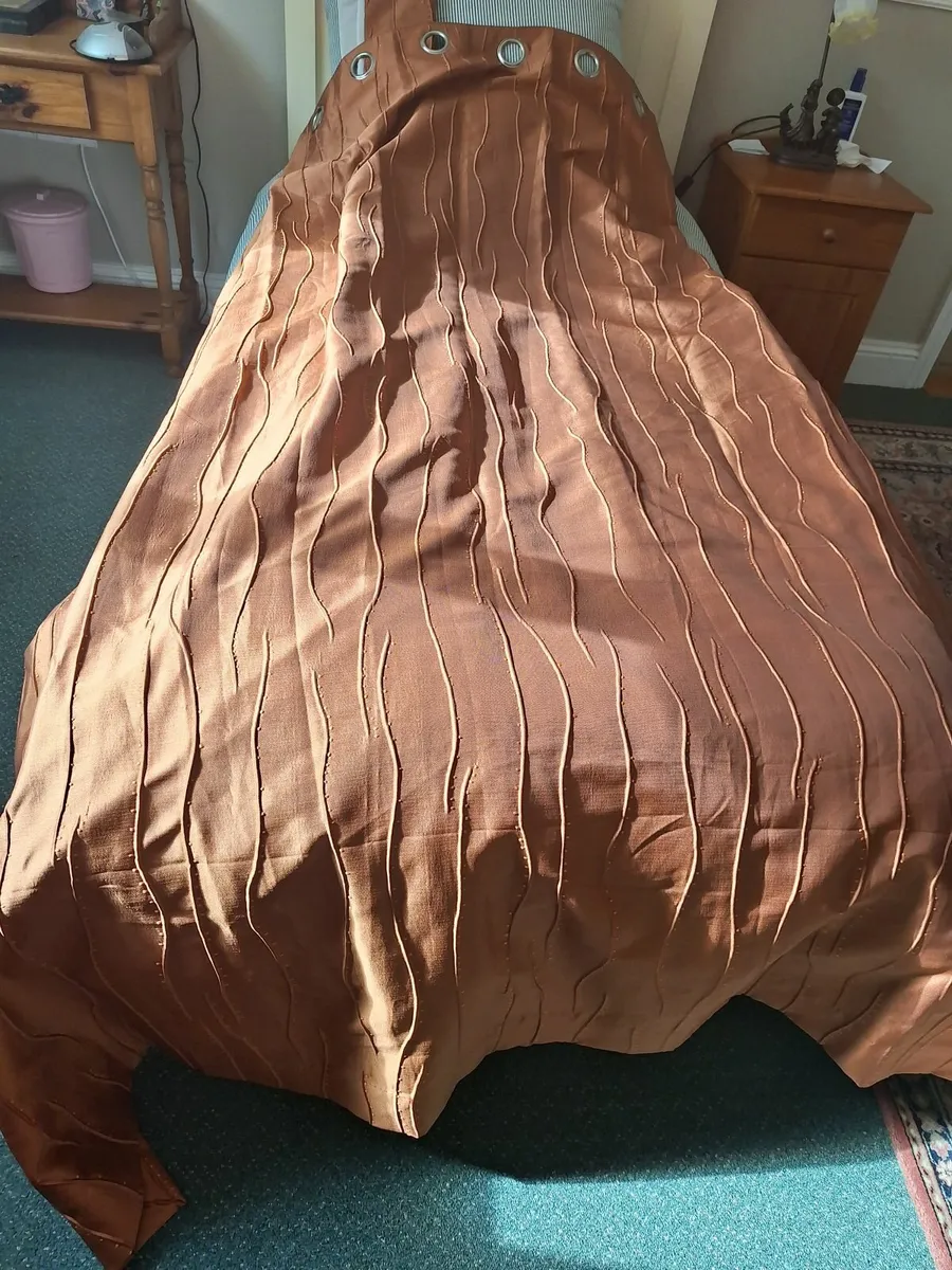 Curtains - Image 4