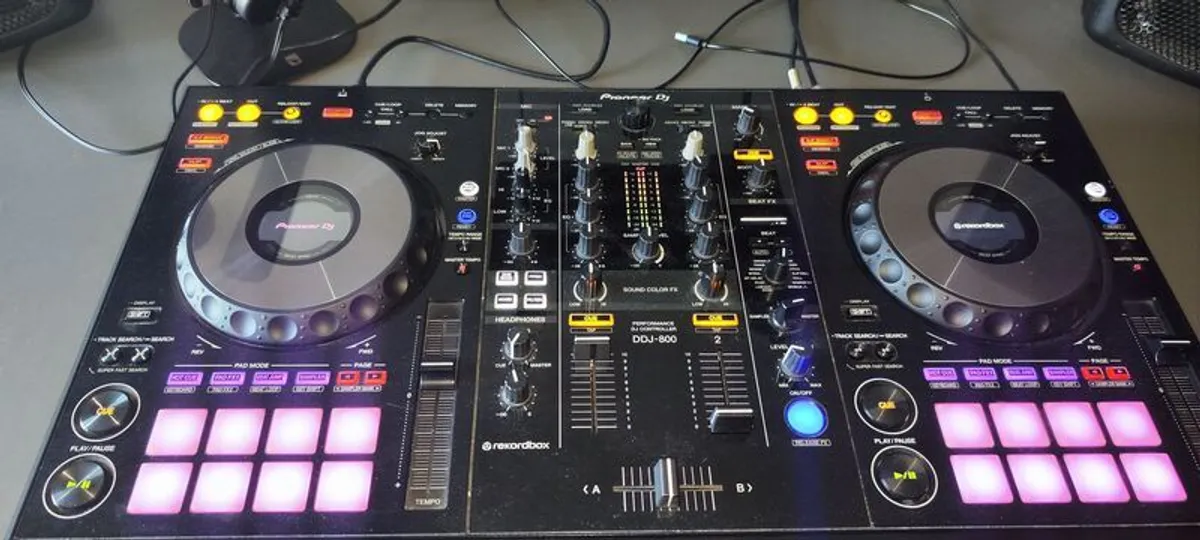 pioneer ddj 800 & Numark hf25 dj headsett - Image 2