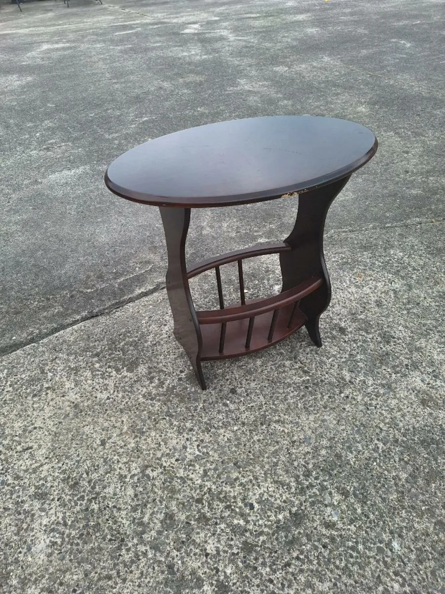 Neat side table for upcycling - Image 1
