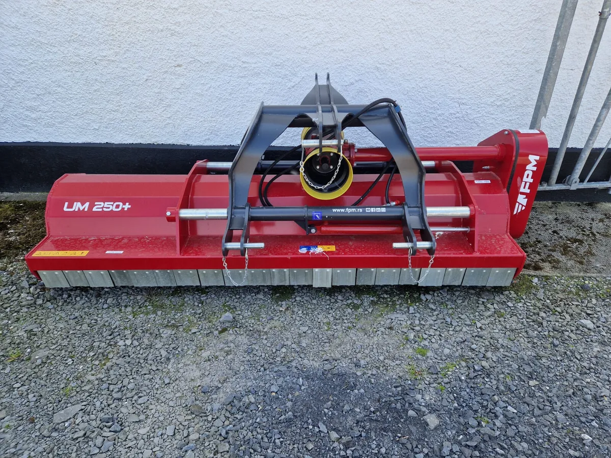FPM UM 250 SIDE SFIFT MULCHER