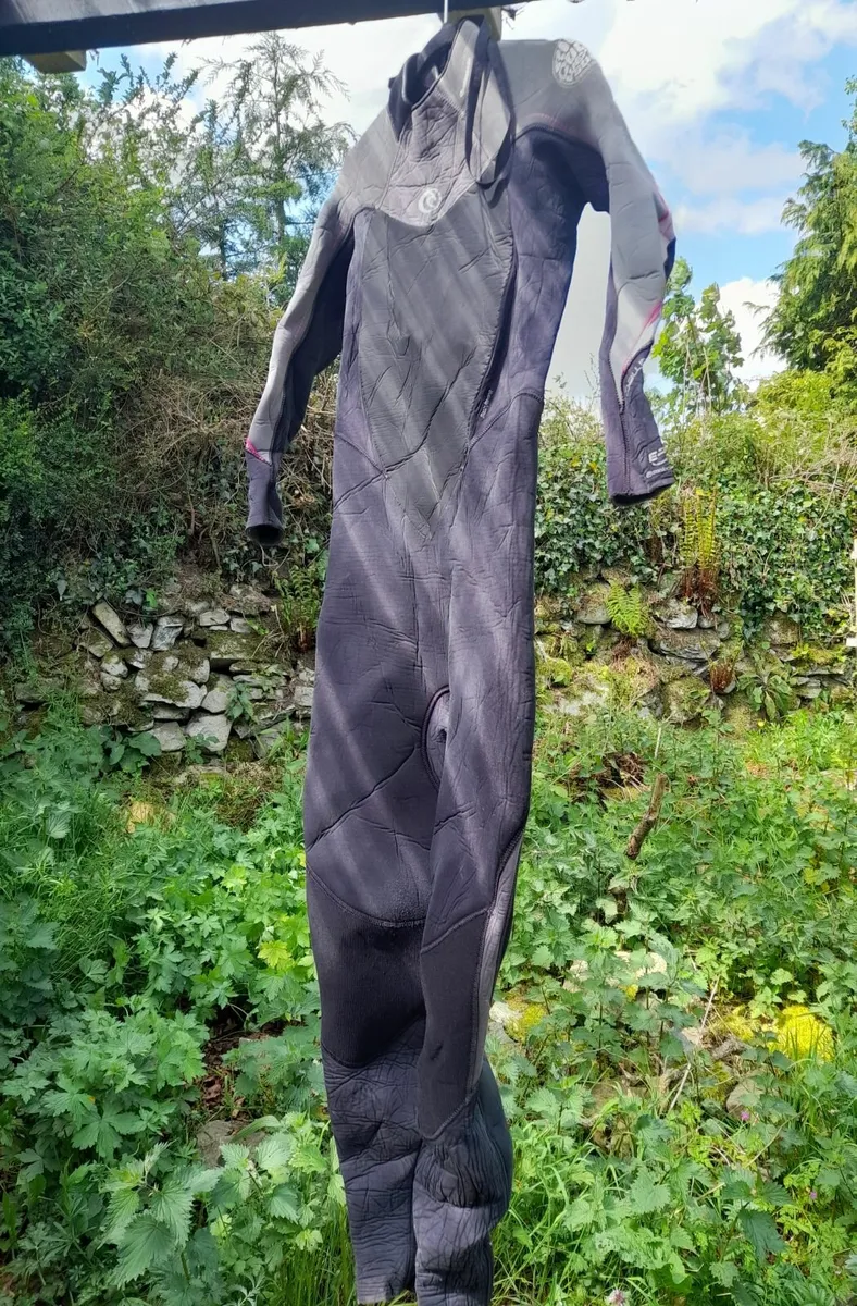 Wetsuit (Fits a 12), Dry Bag, Gloves. North Cork - Image 4