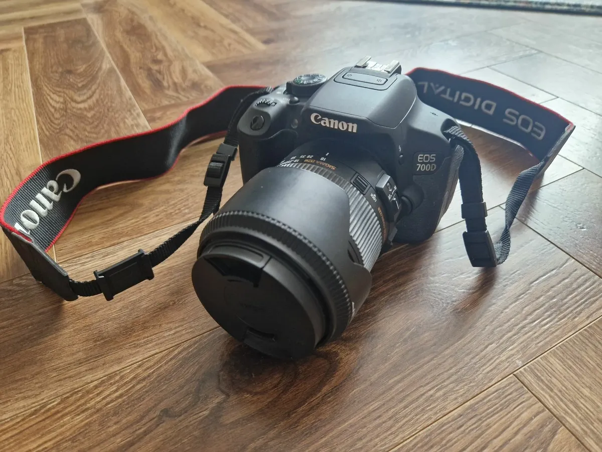 Canon EOS 700D & Sigma lens - Image 1