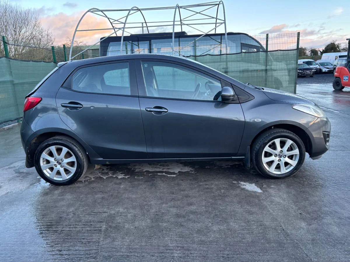 2015 Mazda 2  Drive home - Image 3
