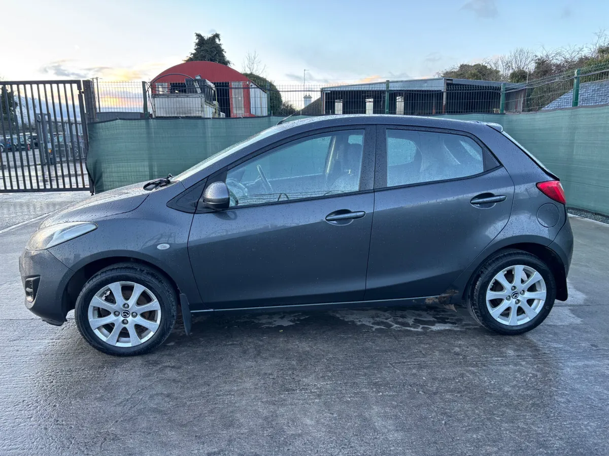 2015 Mazda 2  Drive home - Image 4