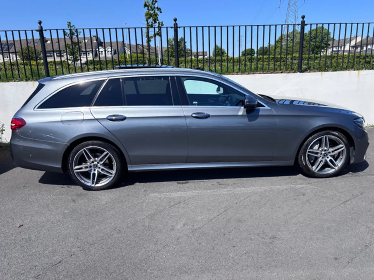 MERCEDES-BENZ E CLASS E220 D AMG LINE PREMIUM PLUS - Image 4