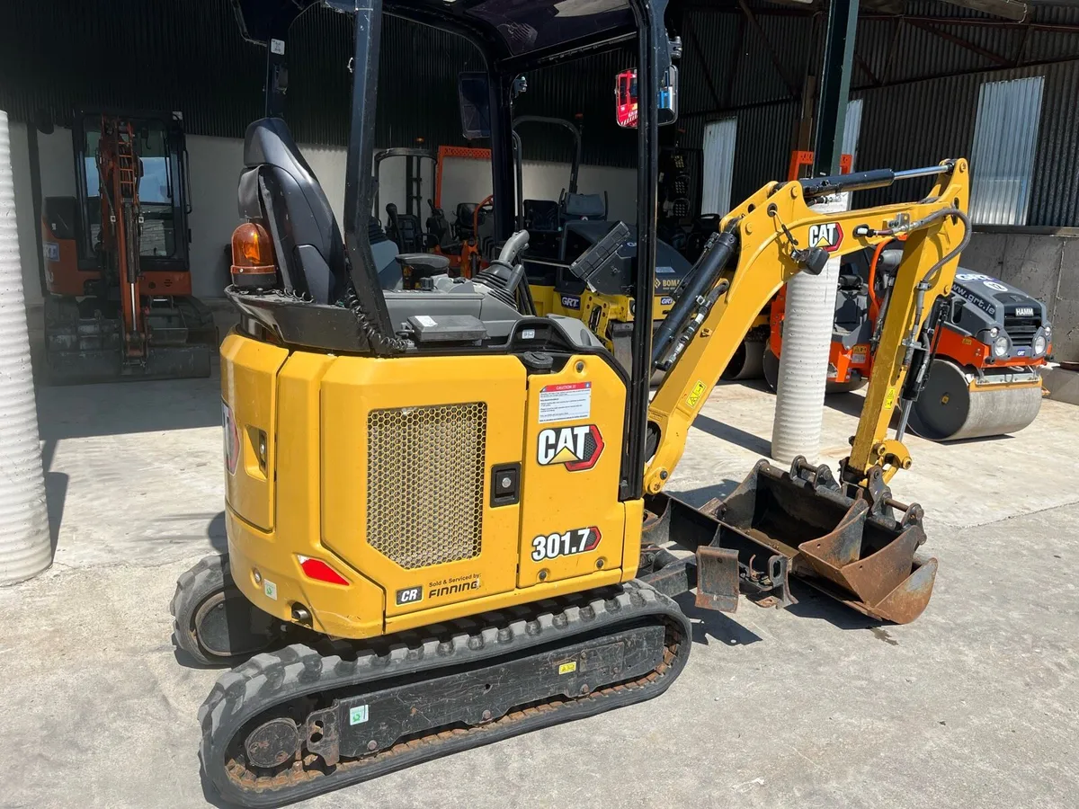 Caterpillar 301.7 mini digger - Image 4