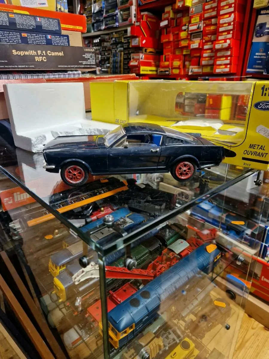 Corgi Jouef Ford Mustang 1.18 - Image 1