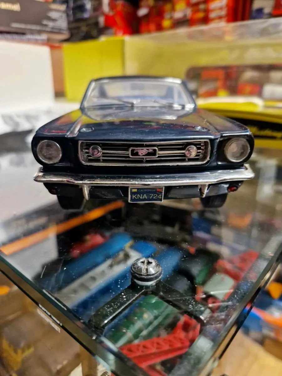 Corgi Jouef Ford Mustang 1.18 - Image 3