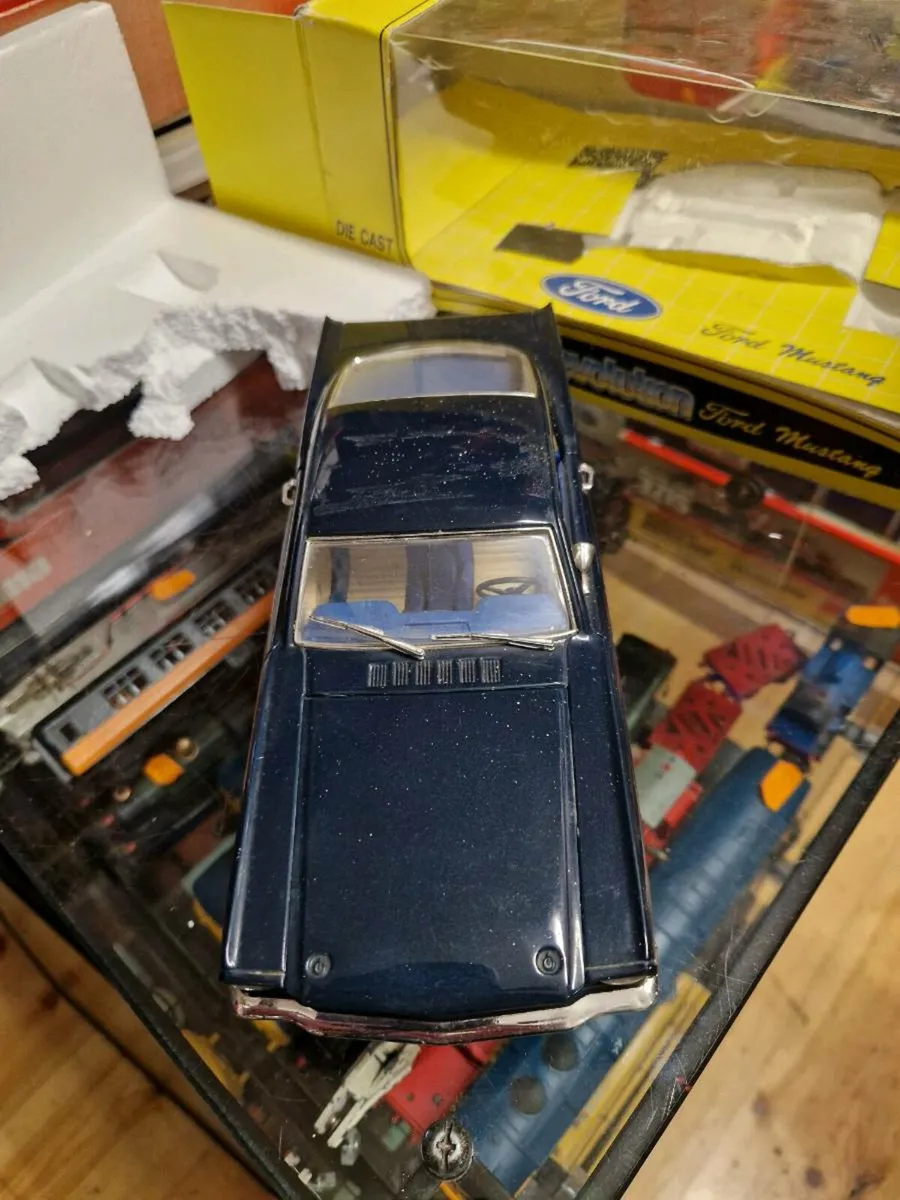 Corgi Jouef Ford Mustang 1.18 - Image 4
