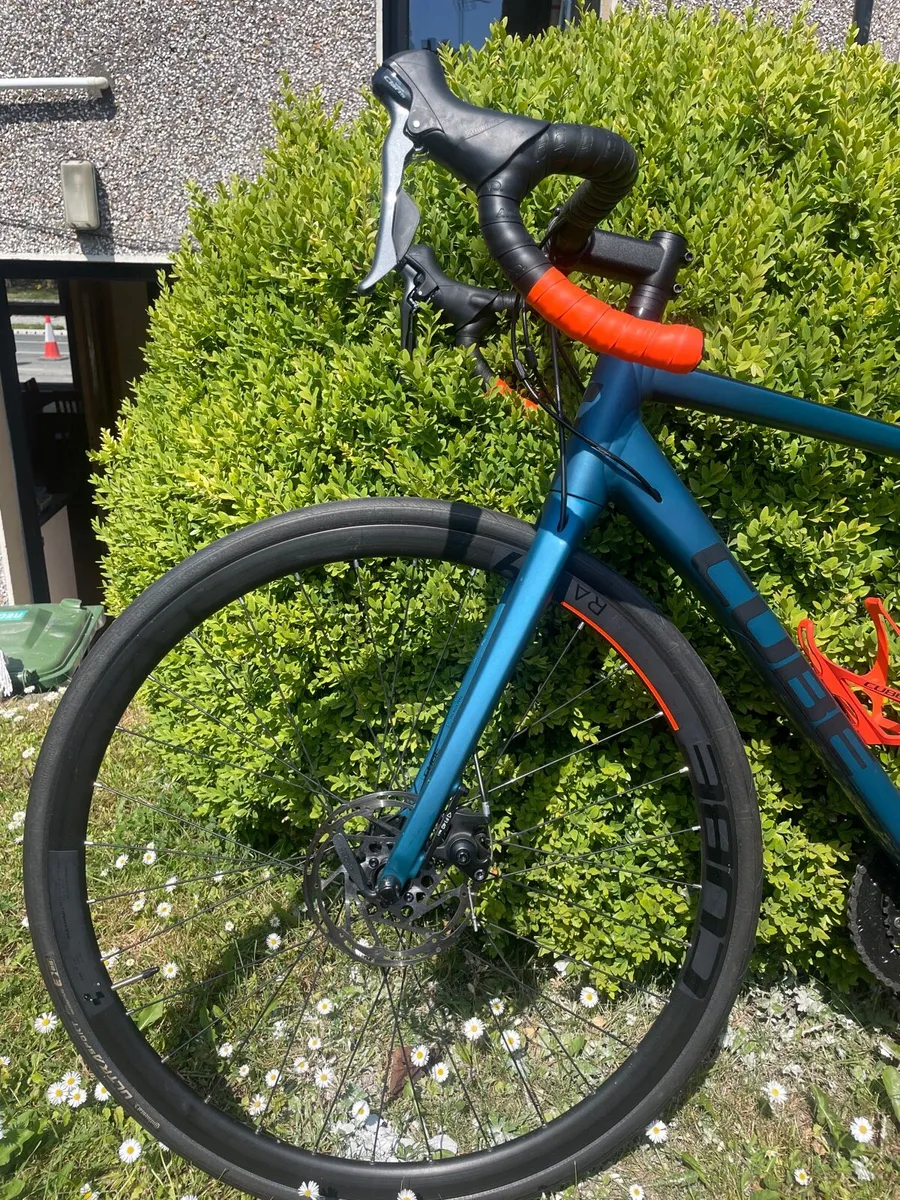 2022 Cube Attain Road Race Bike 54” - Image 2