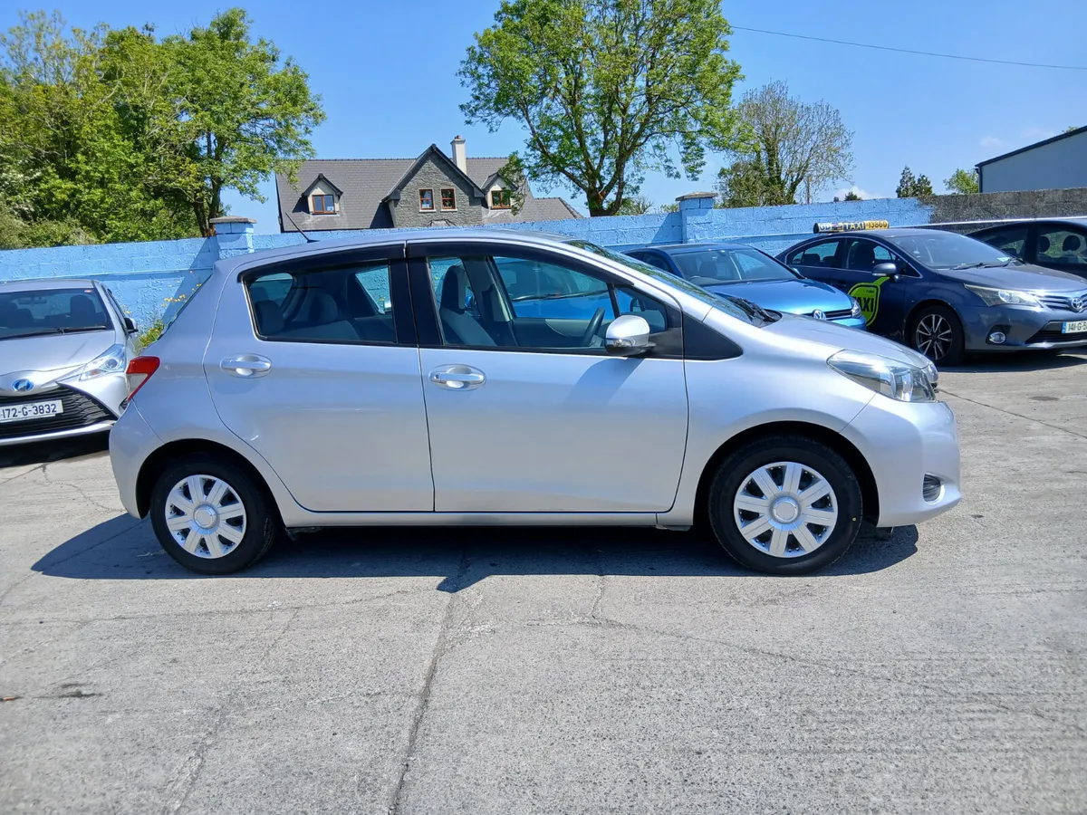 Toyota Vitz 2011 - Image 2