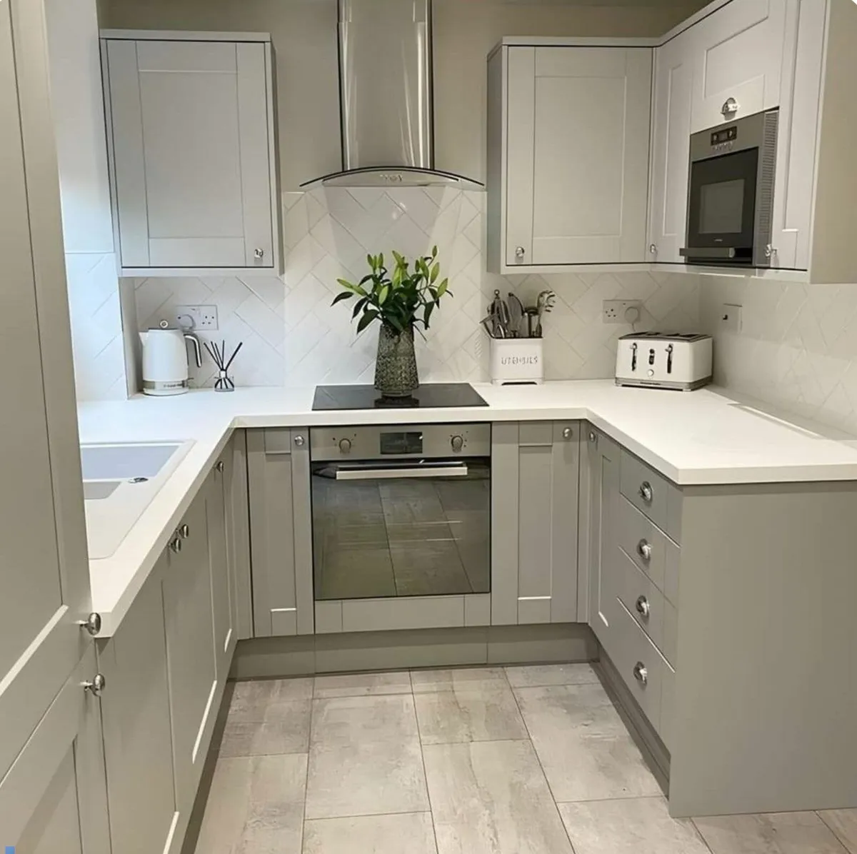 Brand new end of line shaker kitchens - Image 1