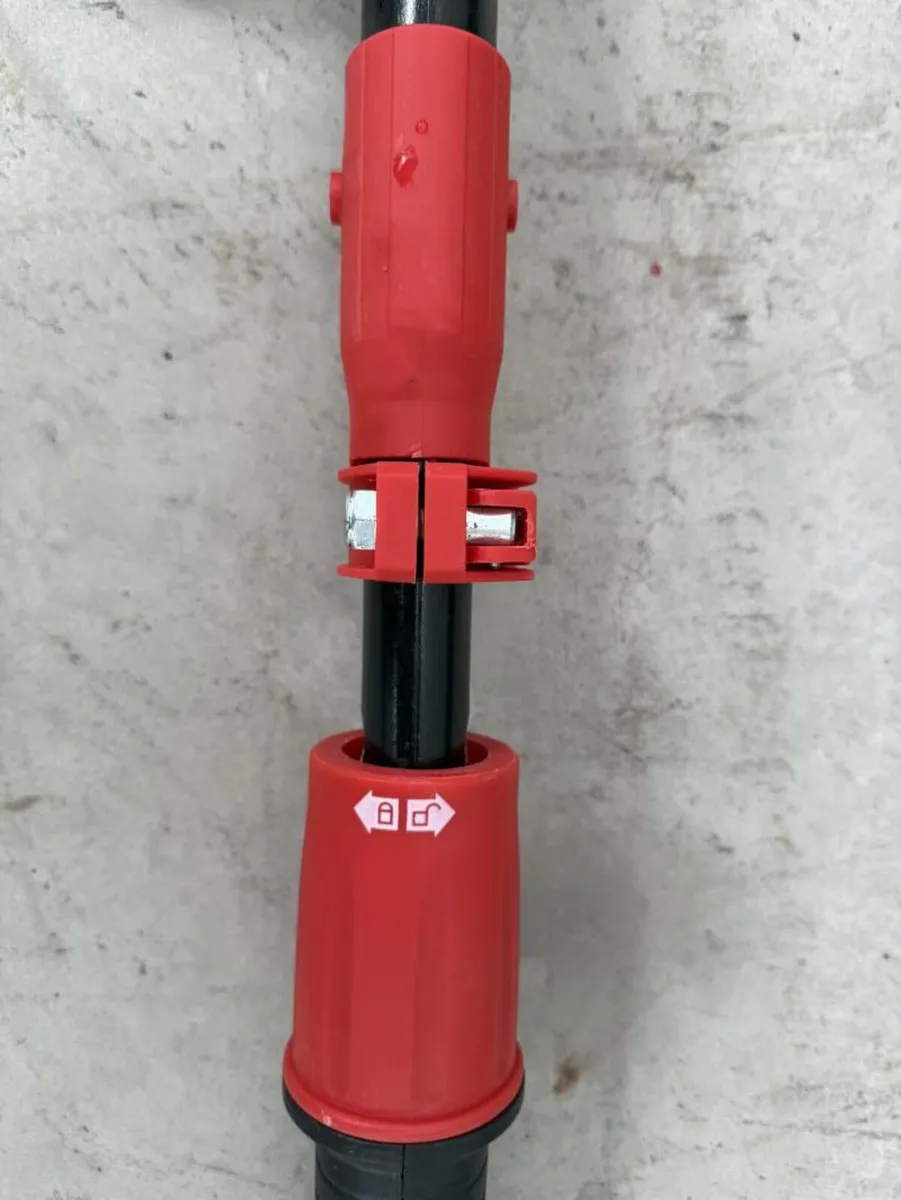 New Long Reach Hedgetrimmer **Online Auction** - Image 3