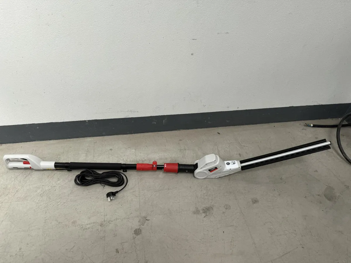 New Long Reach Hedgetrimmer **Online Auction** - Image 1