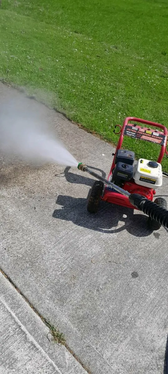 6.5hp petrol power washer - Image 1