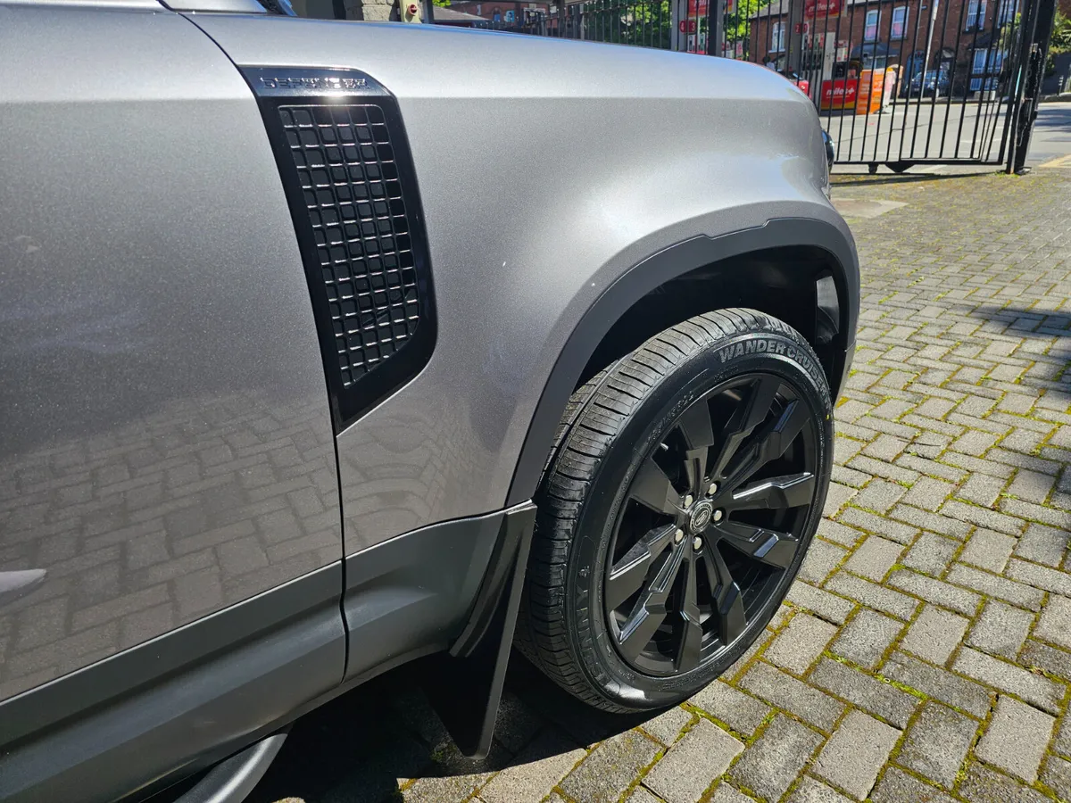 2021 LANDROVER DEFENDER D300 HARD TOP VAN AUTO. - Image 4