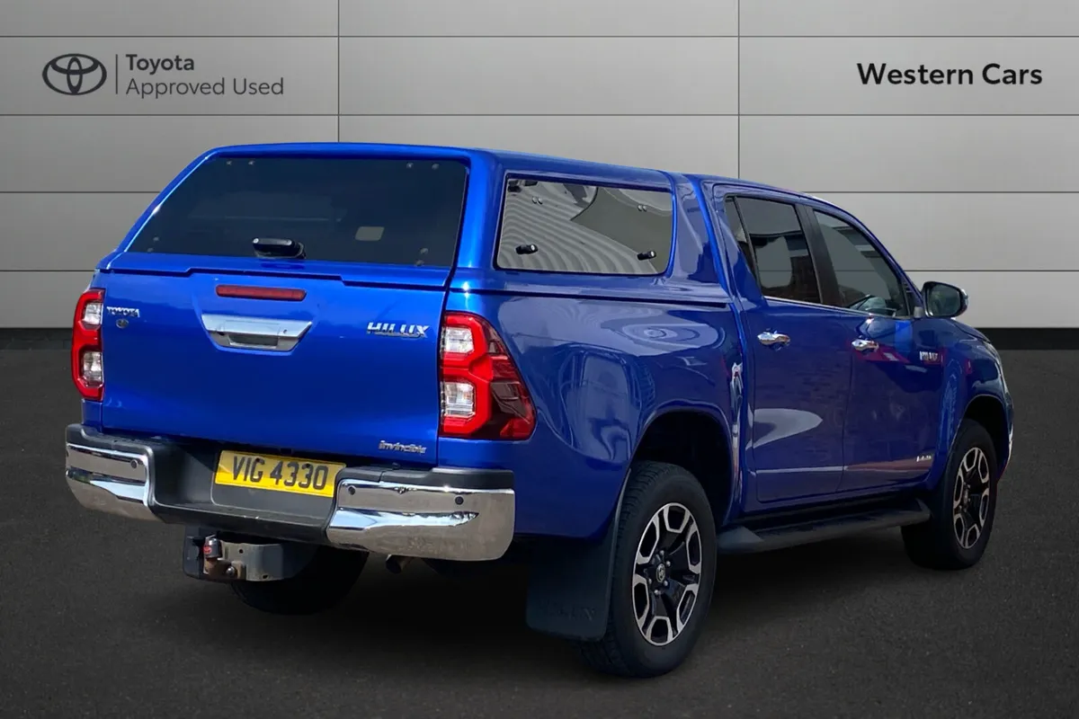 Toyota Hilux 2021 - Image 2