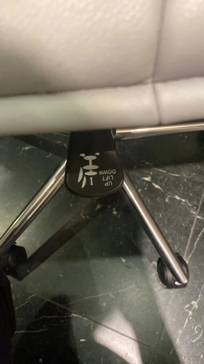 Office chair - Image 4