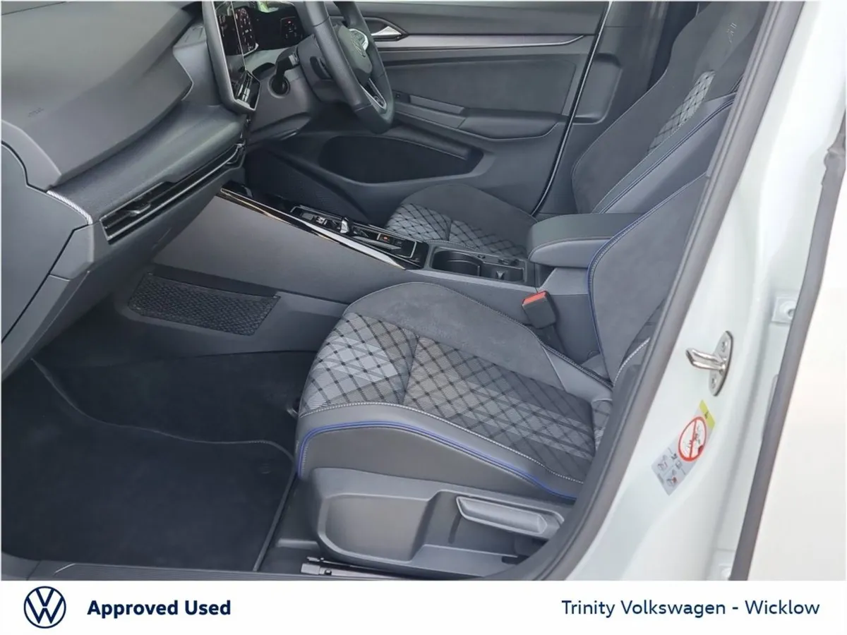 Volkswagen Golf R-line 1.5tsi Mhev DSG 150 BHP Tr - Image 4