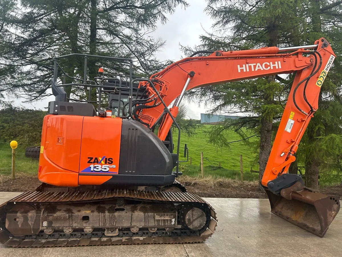 Hitachi ZX135 - Image 1