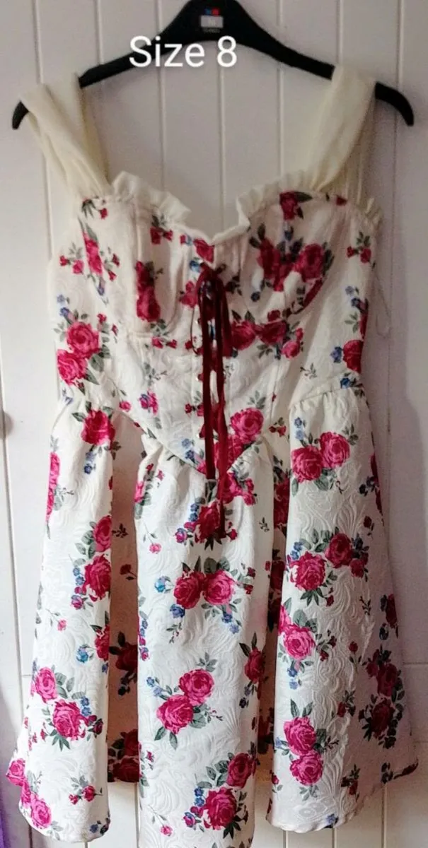 Women's Dress Bundle Size 8 - Image 1