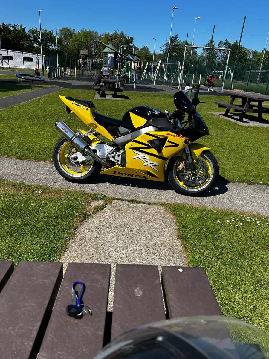 Honda fireblade 954 - Image 2