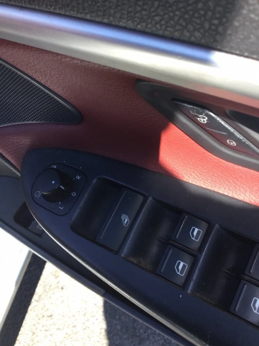 Volkswagen Eos 2006 (RESERVED) - Image 2