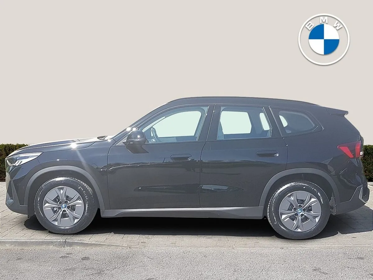 BMW iX1 Edrive20 Xline - Image 3