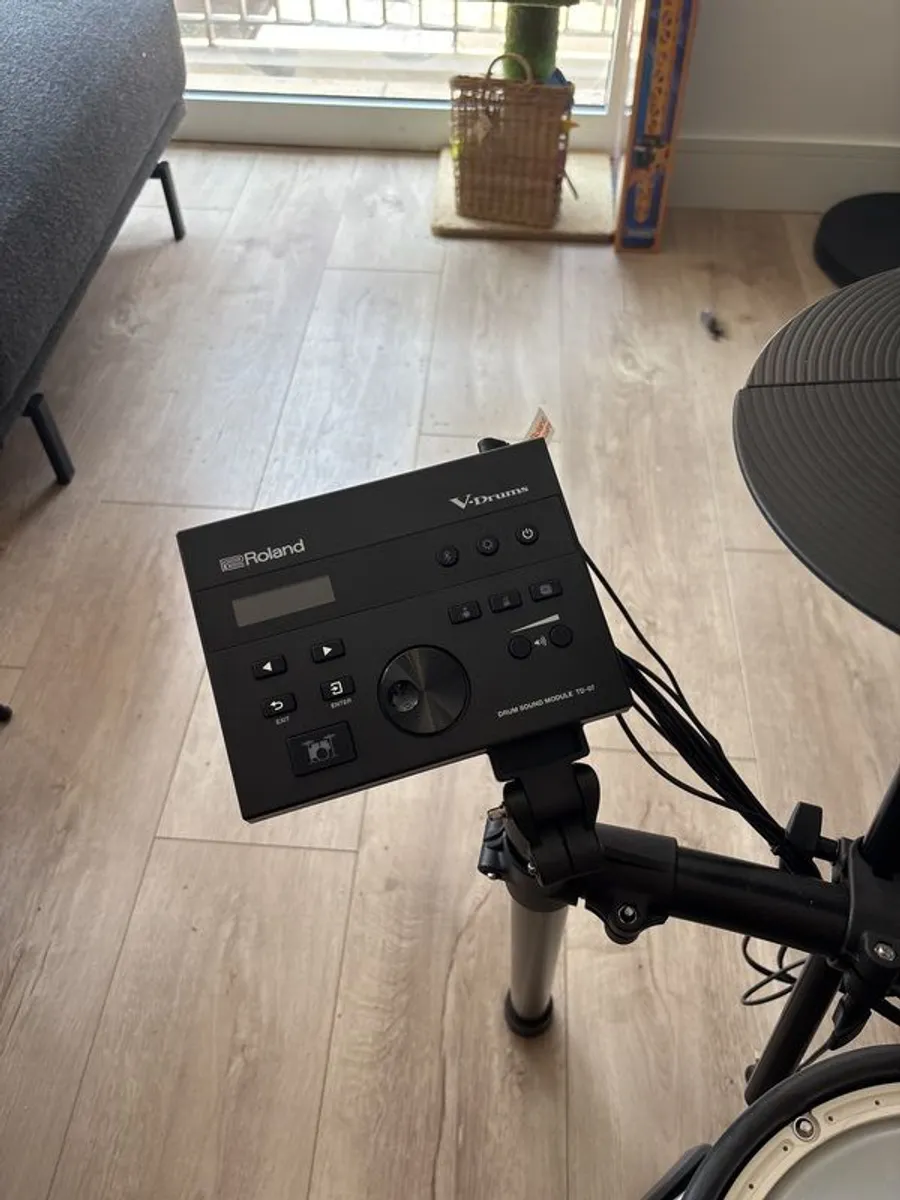 Roland TD-07DMK V-Drum Set - Image 2
