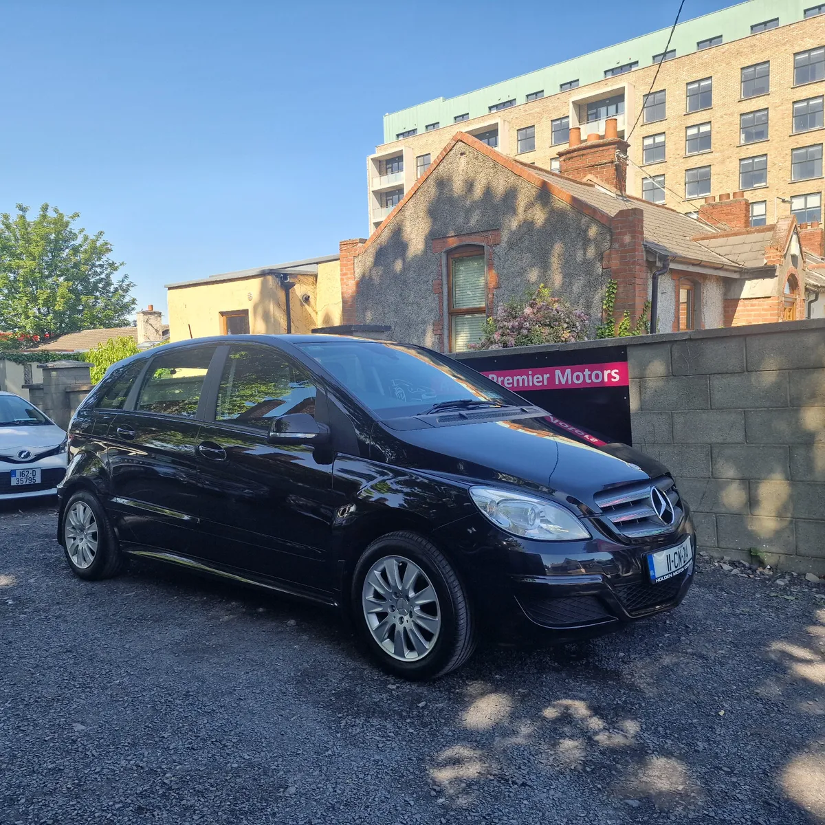 Mercedes-Benz B-Class 2011 Automatic - Image 1
