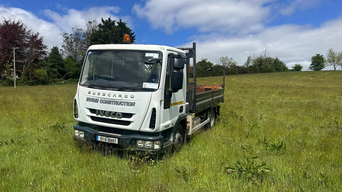 2017 Iveco 75E 160 Tipper - Image 1