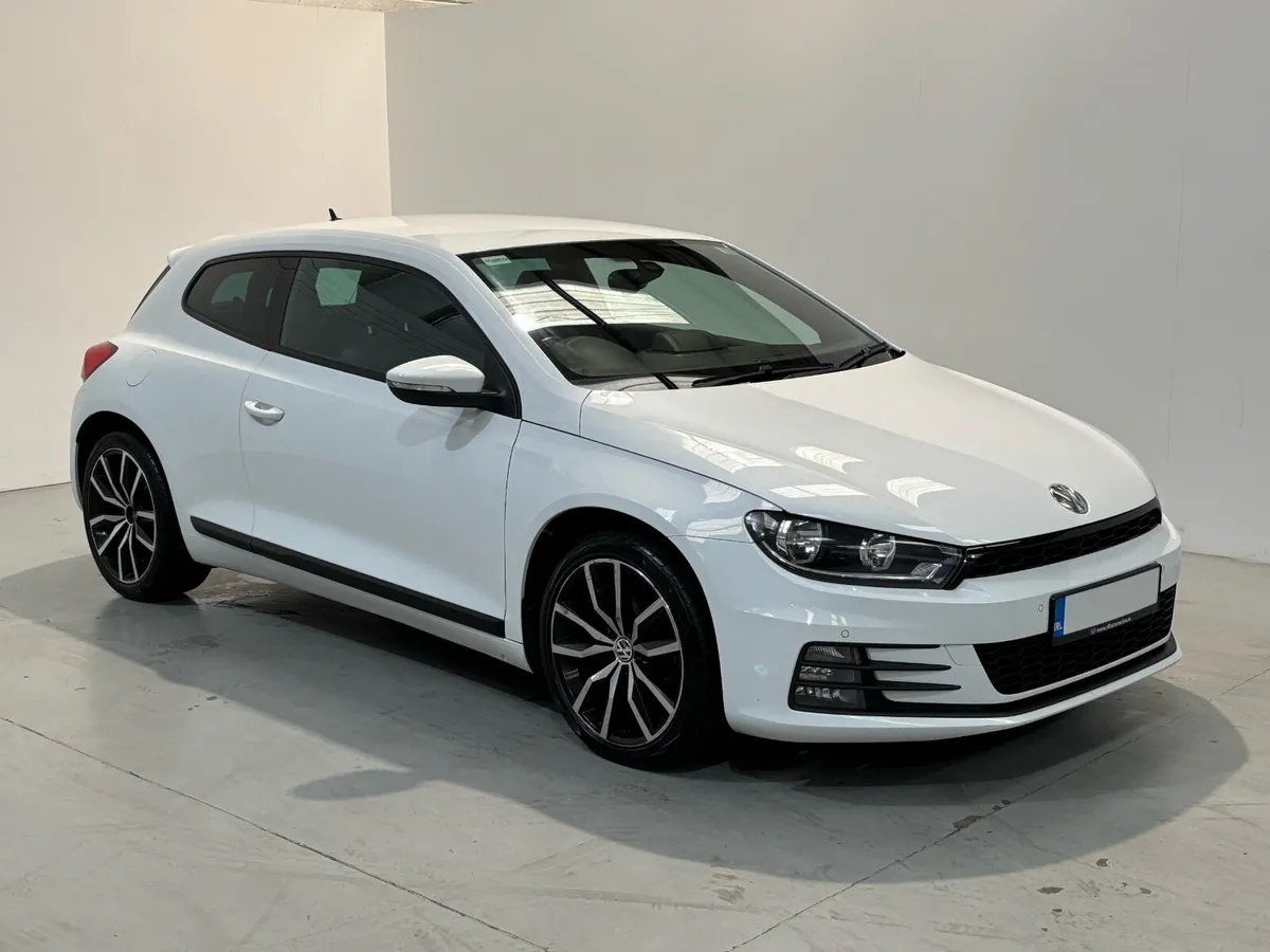 2015 Volkswagen Scirocco 2.0 TDi Sport BMT - Image 3