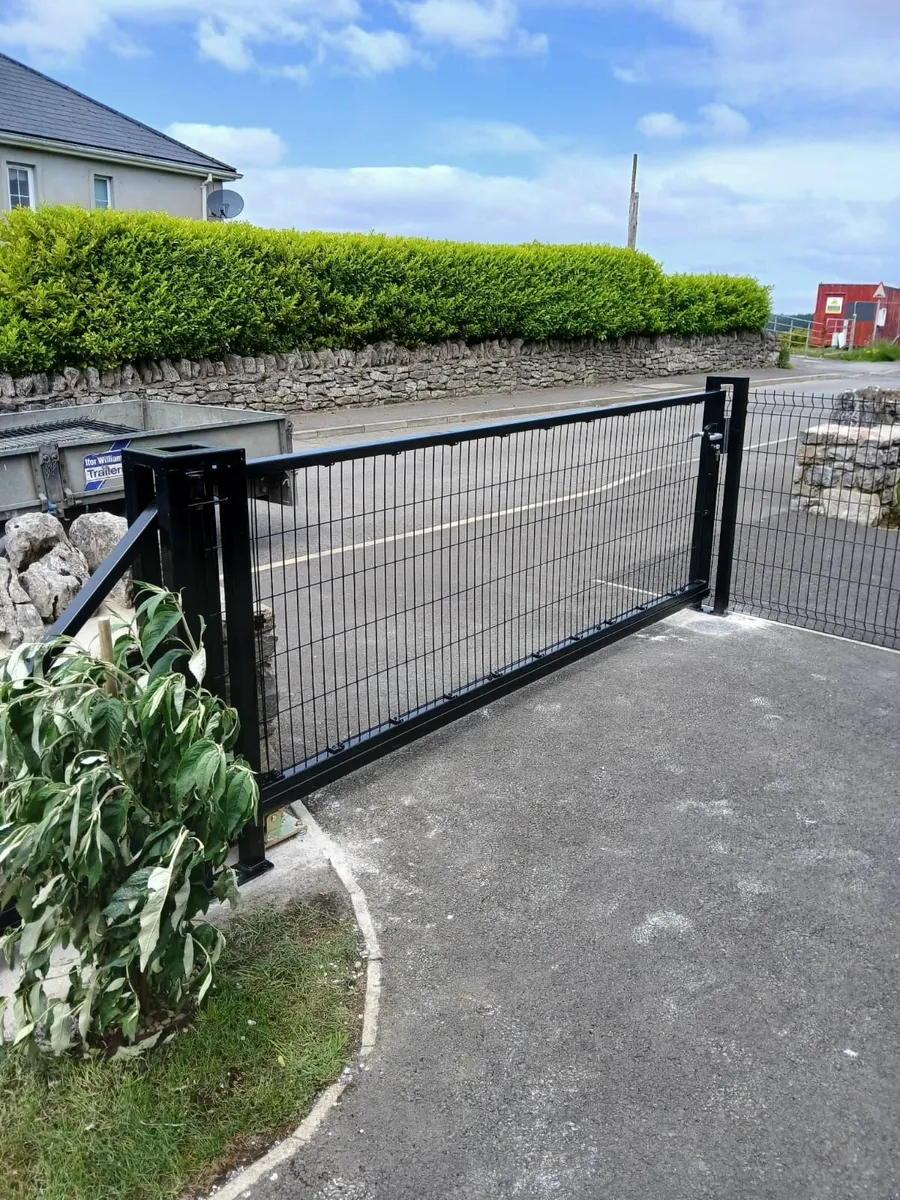 Security Fencing - Image 1