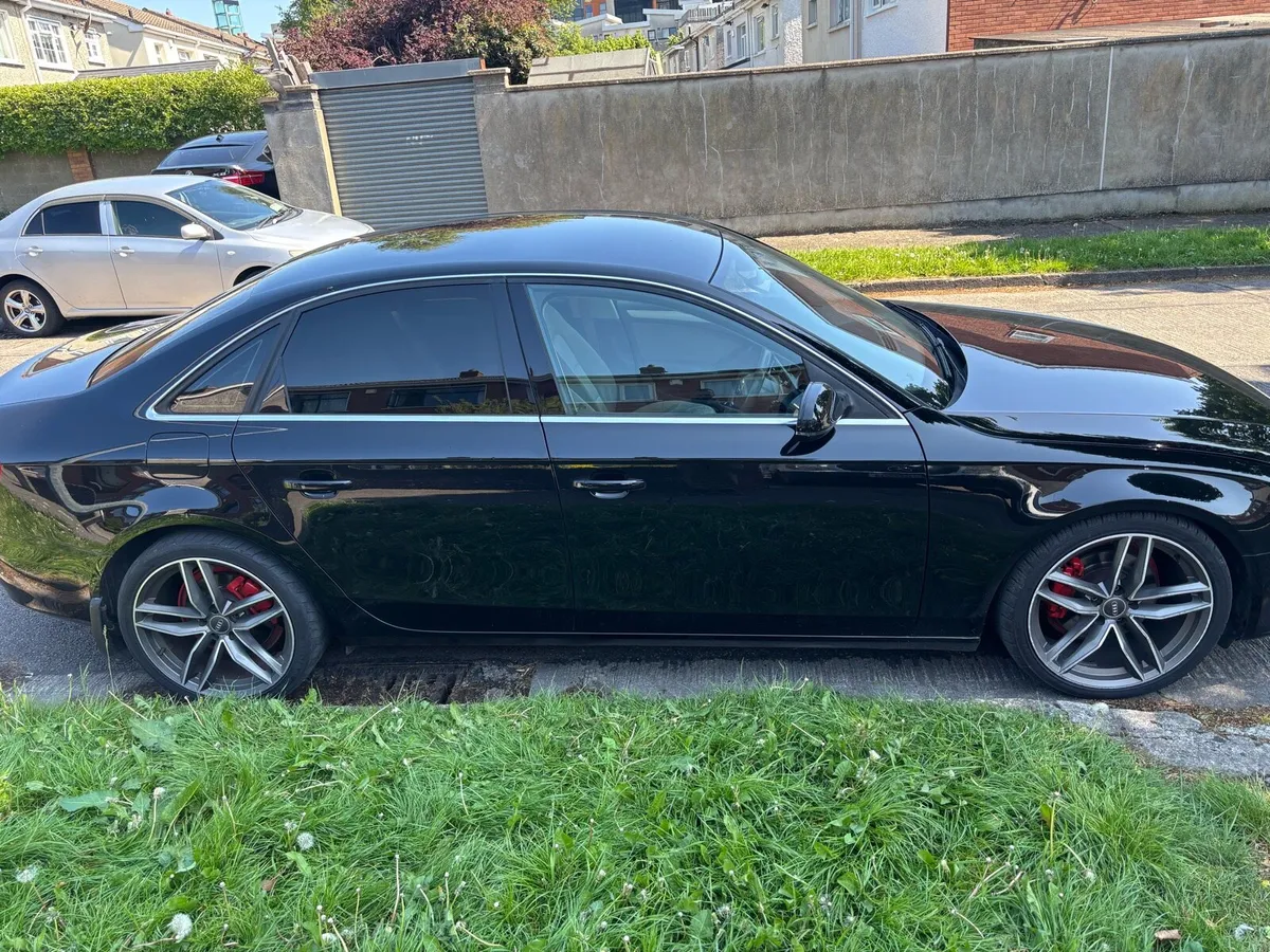 Audi A4 2012 - Image 2