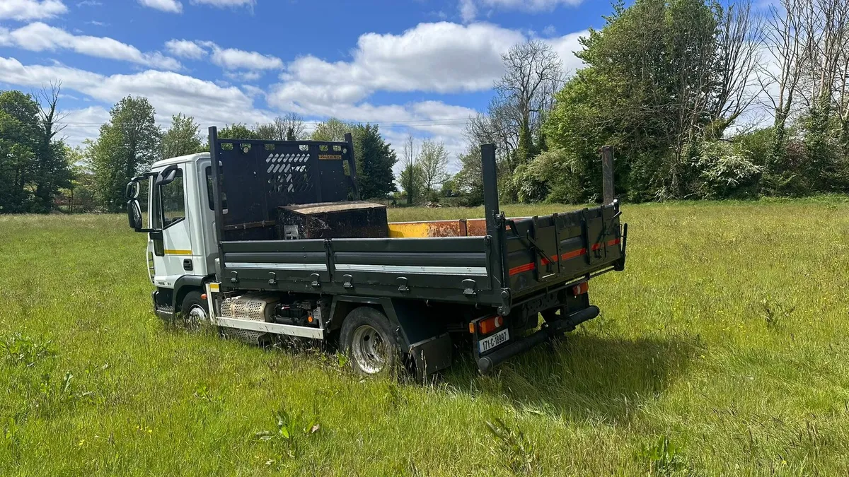 2017 Iveco 75E 160 Tipper - Image 3