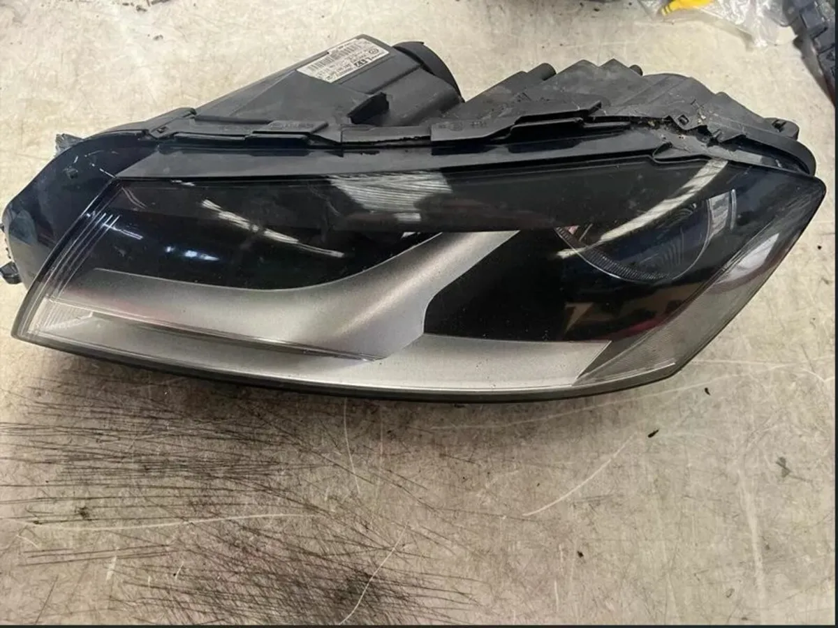 2014 VOLKSWAGEN PASSAT B7 FRONT LEFT HEADLIGHT 3AC - Image 1