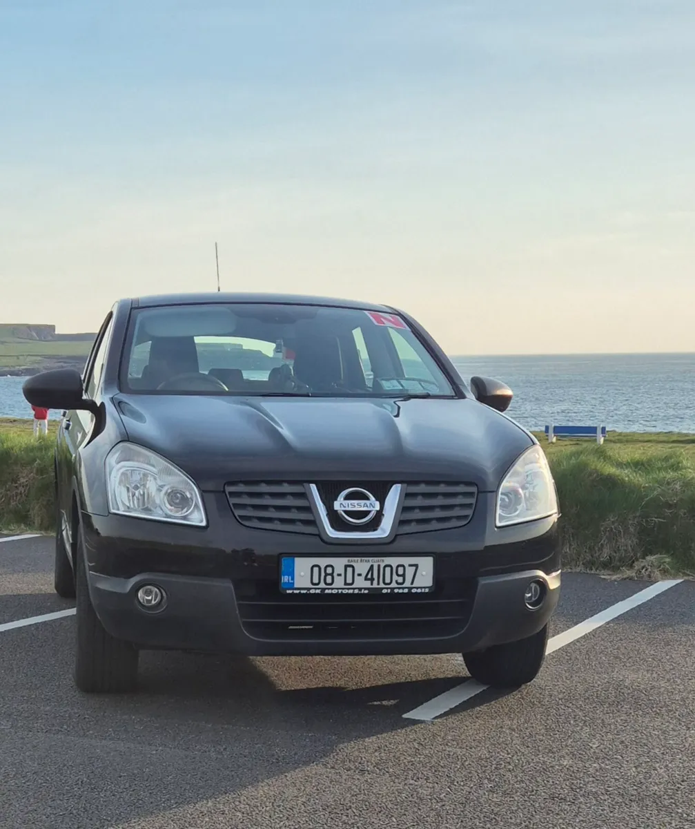 Nissan qashqai hatchback 2008 petrol - Image 1