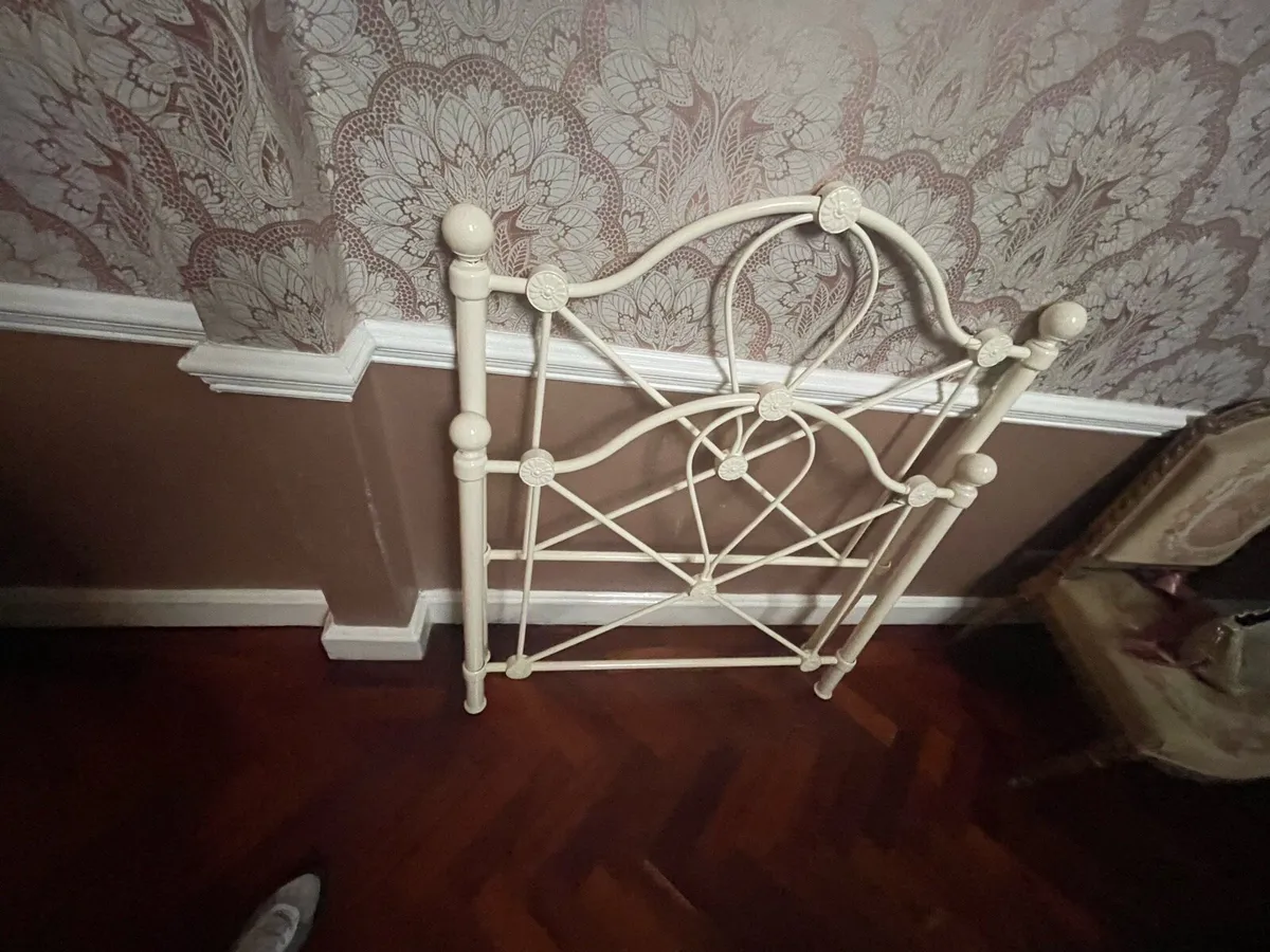 Bed - Image 3