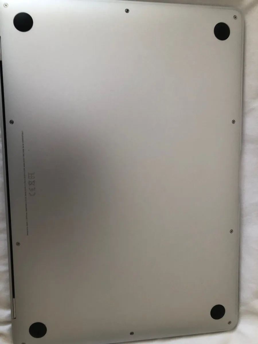 MacBook Air - Image 3